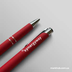 Гравировка логотипа на ручках