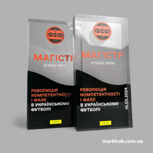 Яркая и стильная печать на акриловых поверхностях для клуба 