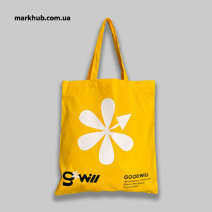 Яркое нанесение изображения на желтые шоперы для уникального стиля